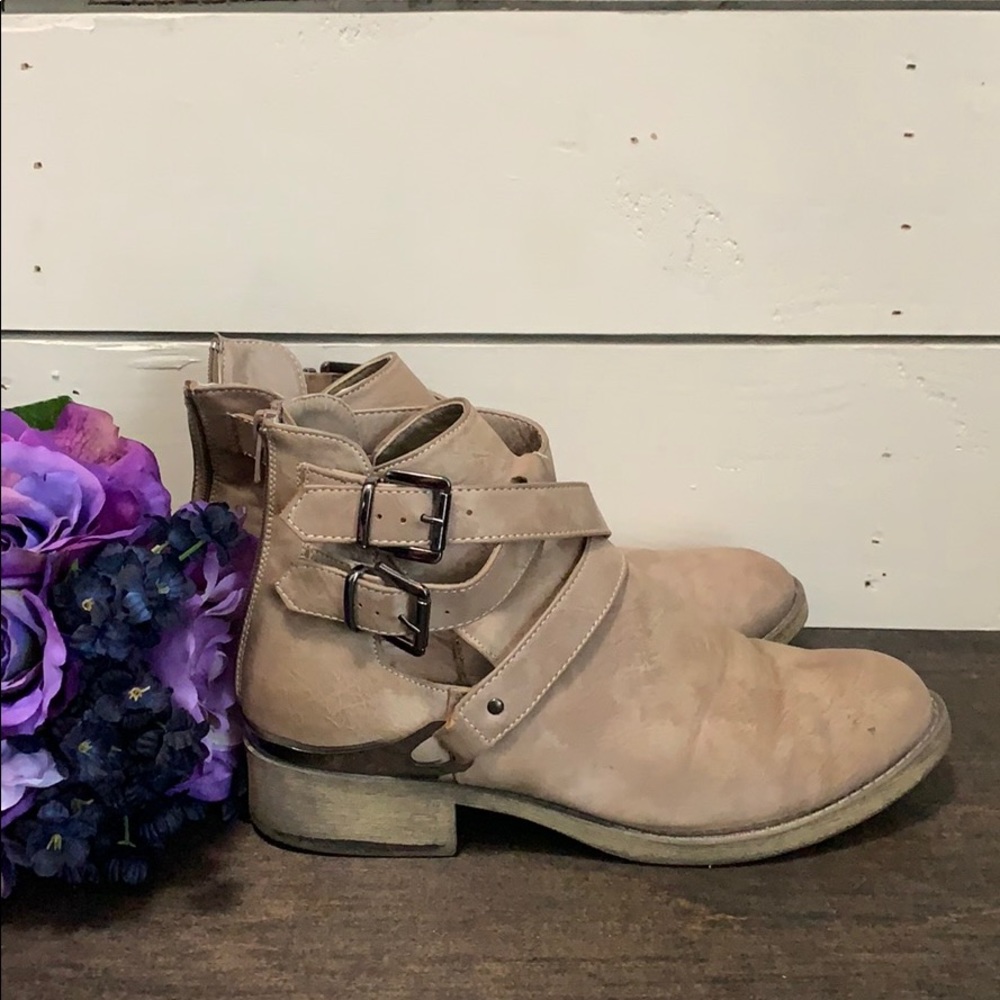 Strappy Booties - Picture 3 of 4